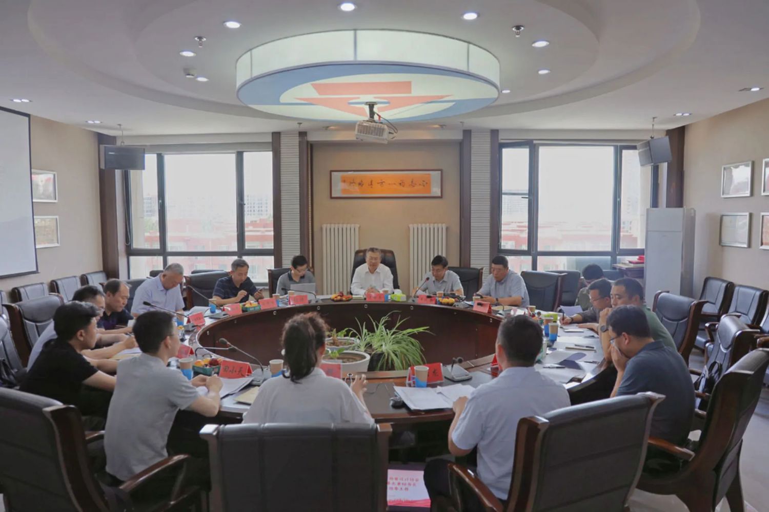 中国勘察设计协会副理事长兼秘书长逄宗展到内蒙古自治区勘察设计协会调研